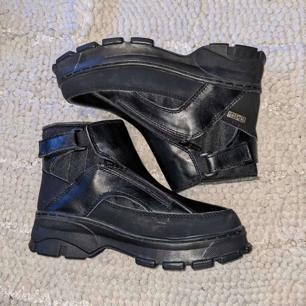 Zipcode lug sole black leather boots 8